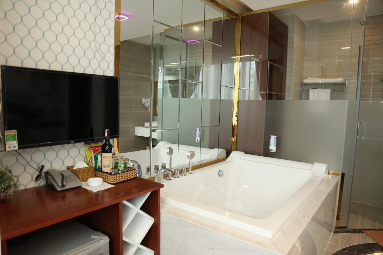 Hong Bao Thach Hotel Thành Pho Ho Chí Minh Esterno foto